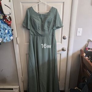 Elegant Green Women's Dress